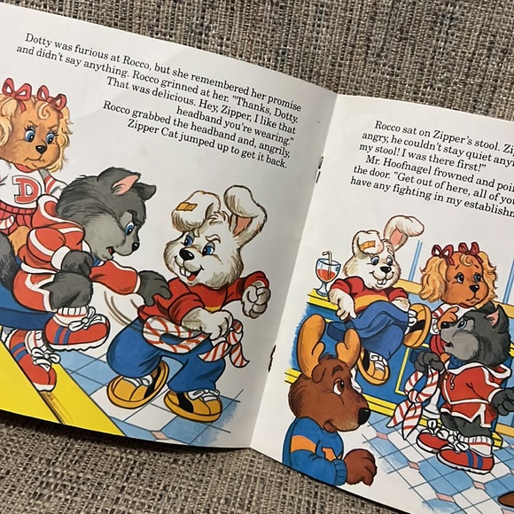 The Get Along Gang Books Set of 2, Vintage - Picture 8 of 9